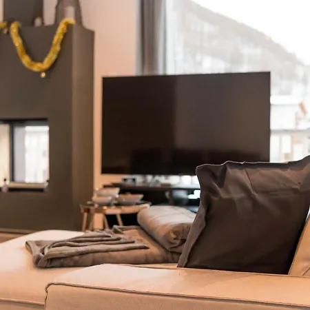 Montela & - Montela Pavillon *