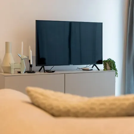 Montela & - Montela Pavillon *