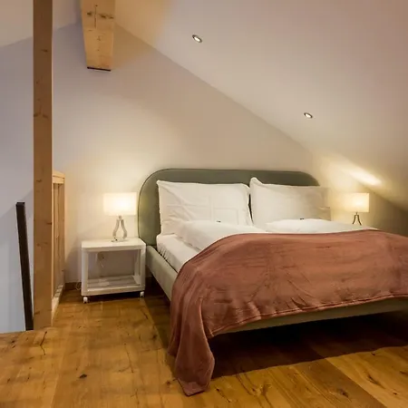 Semesterbostad Montela & - Montela Pavillon *