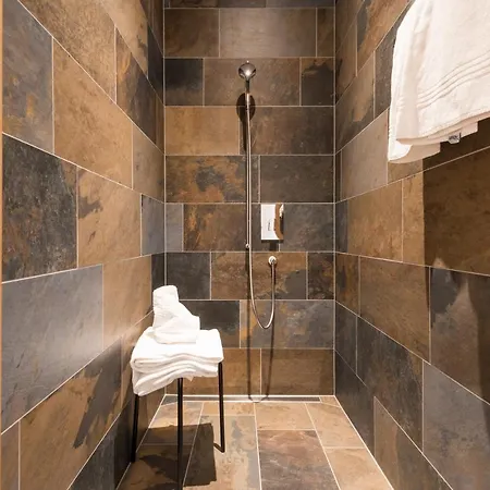 Montela & - Montela Pavillon *